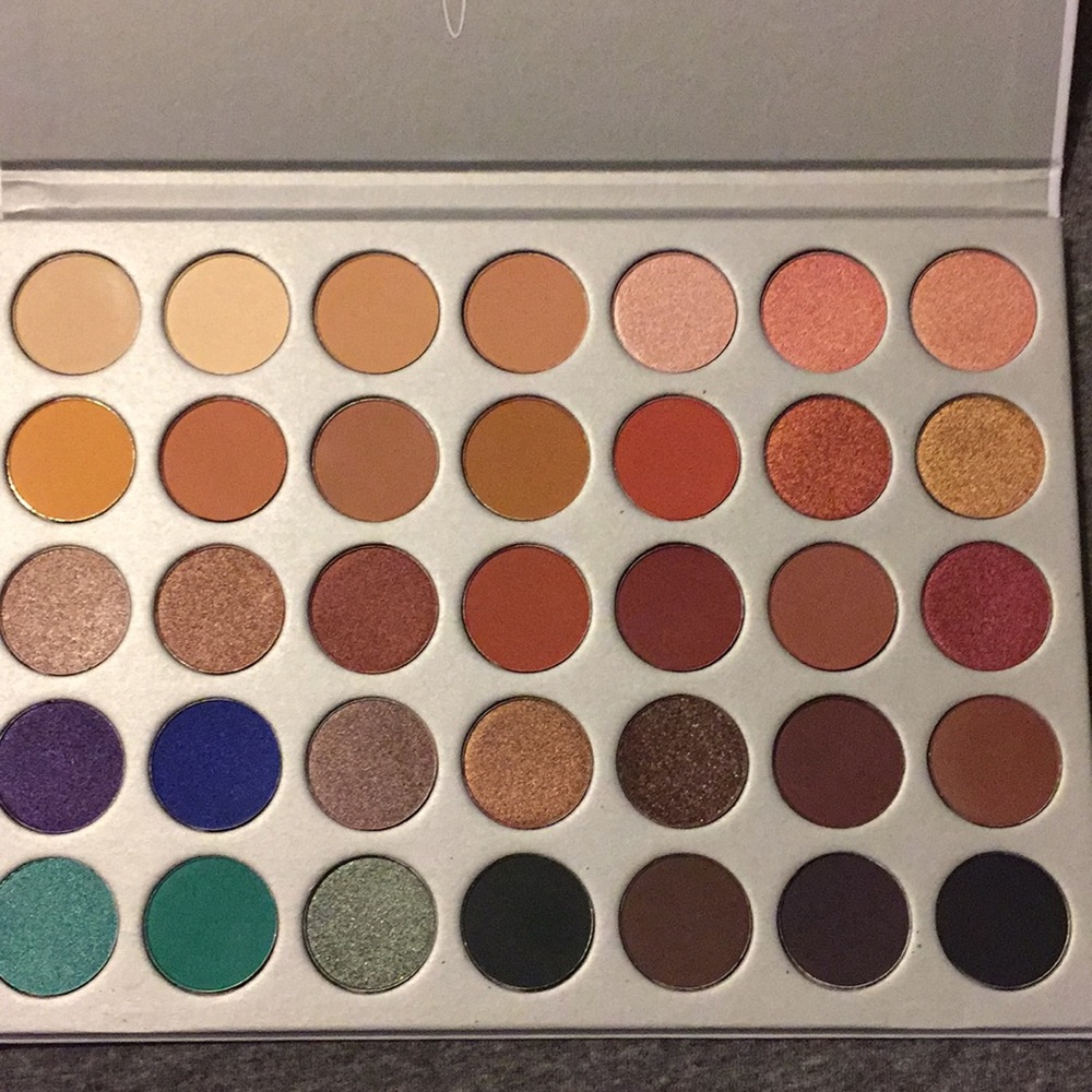 Jaclyn Hill Morphe eyeshadow palette 35 shades